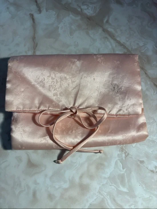 Dior pink silk jewelry bag with a beautiful pattern of 🍁 and flowers - Picture 8 of 8